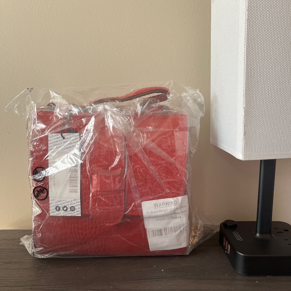 Red Croc Tote Bag - Picture 2 of 2